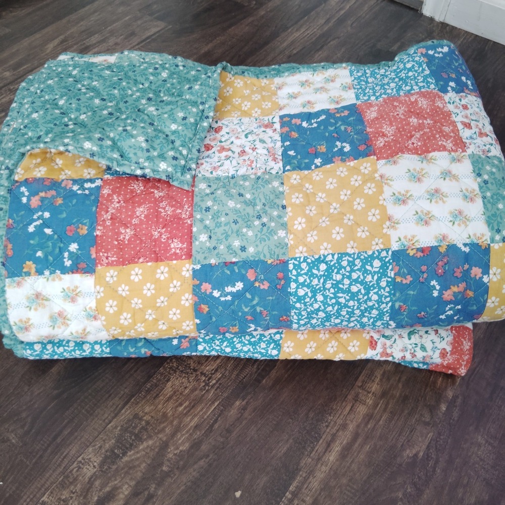 Pioneer Woman Floral Patchwork Reversible Quilt Queen/Full 92x90